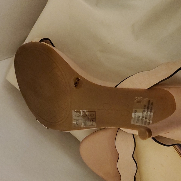 Pink high heeled sandals - Picture 4 of 4